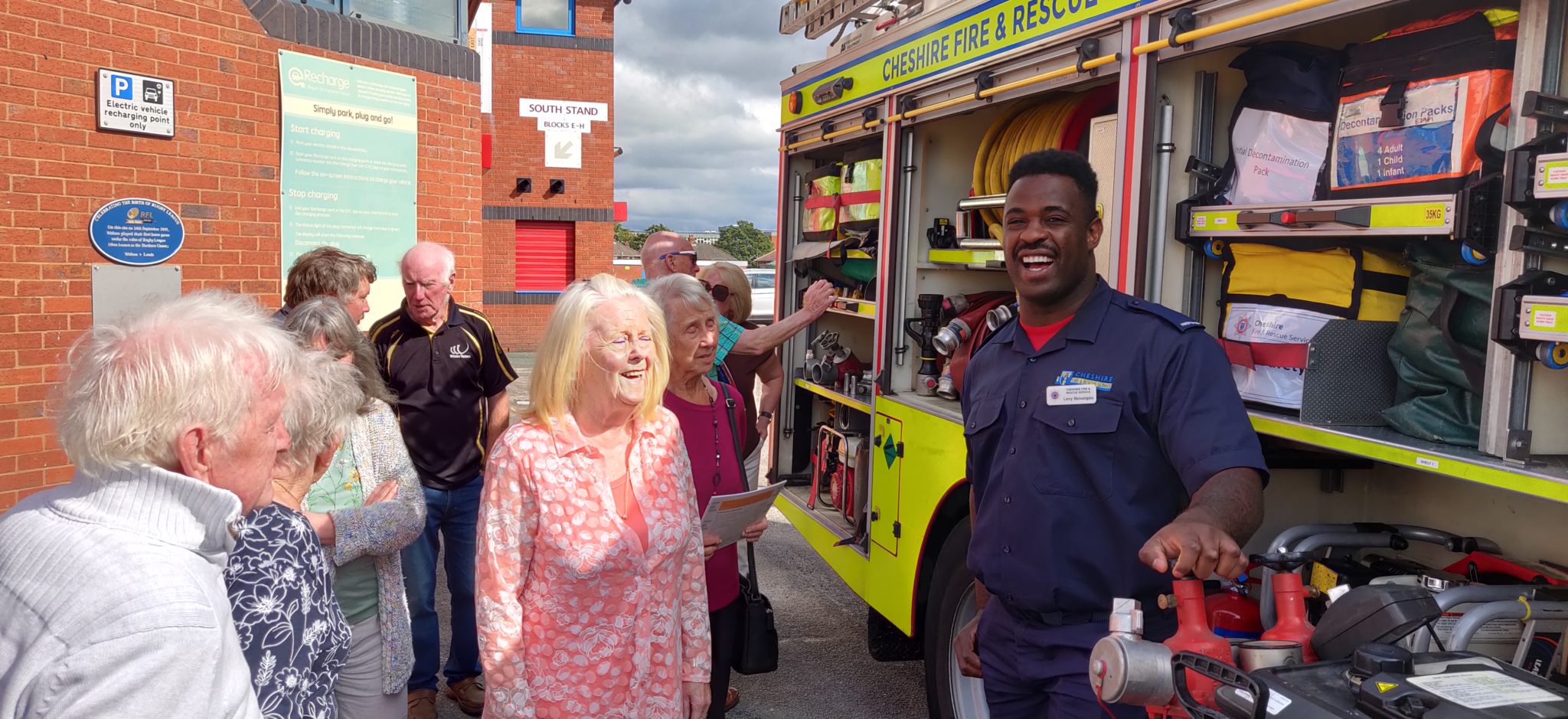 Cheshire Fire Service Visit Widnes Vikings